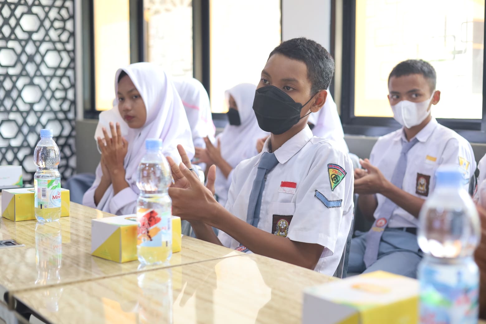 Workshop Industri Universitas STEKOM dengan SMK Nasyrul Ulum Gegesik