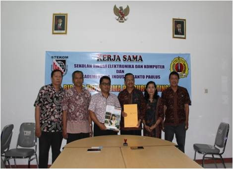 Kerja Sama STEKOM Dan Akin Santo Paulus
