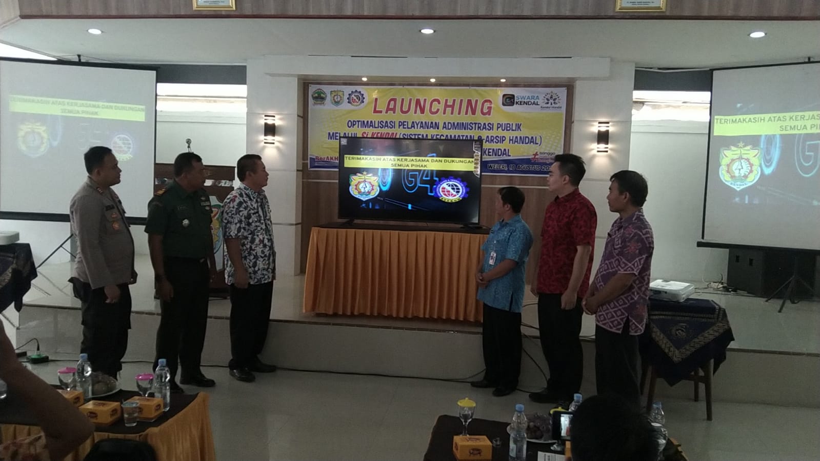 REKTOR UNIVERSITAS SAINS DAN TEKNOLOGI KOMPUTER MENGHADIRI ACARA LAUNCHING OPTIMALISASI PELAYANAN ADMINISTRASI PUBLIK MELALUI SI KENDAL DI KECAMATAN WELERI KABUPATEN KENDAL