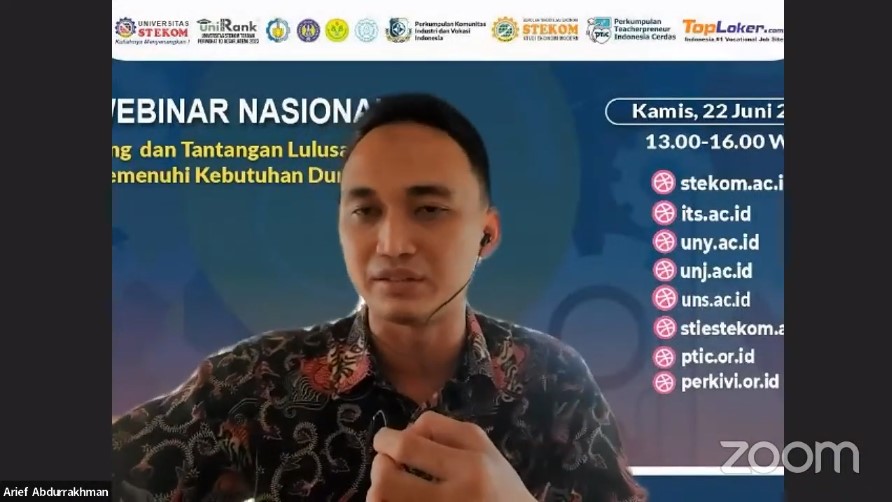 WEBINAR NASIONAL Peluang dan Tantangan Lulusan Vokasi dalam Memenuhi Kebutuhan Dunia Industri