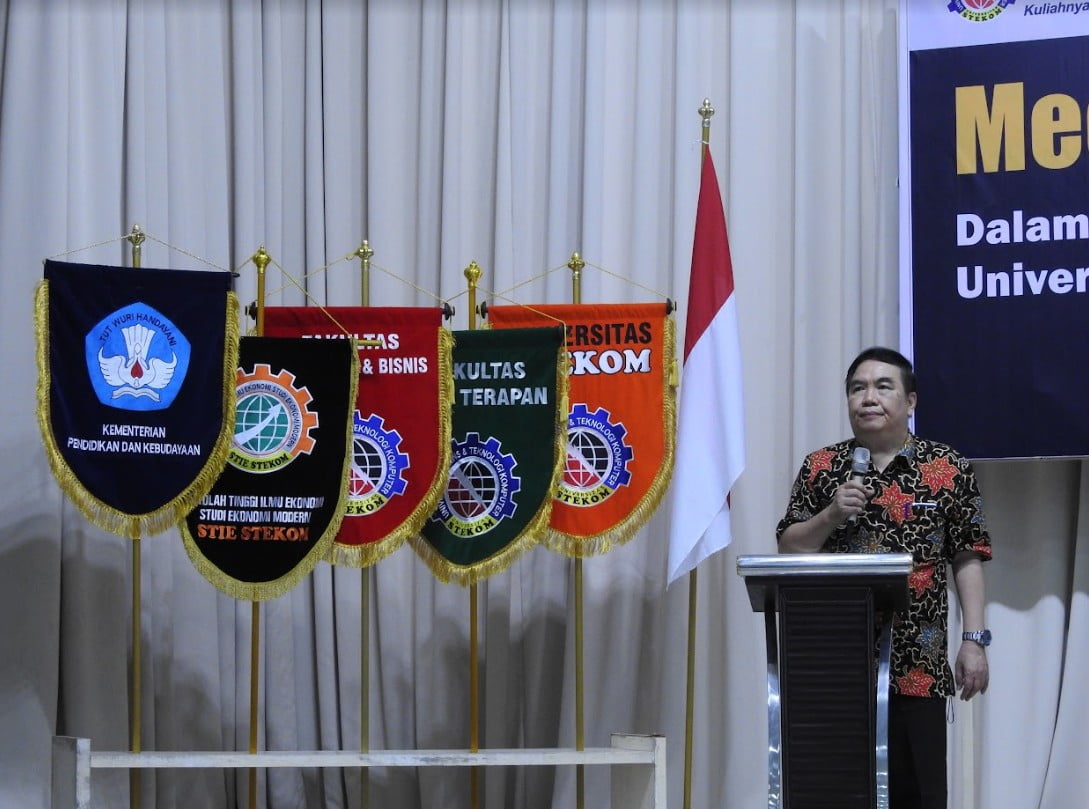 Menghayati nilai-nilai kedisiplinan, STEKOM mempersiapkan mahasiswa menghadapi persaingan global