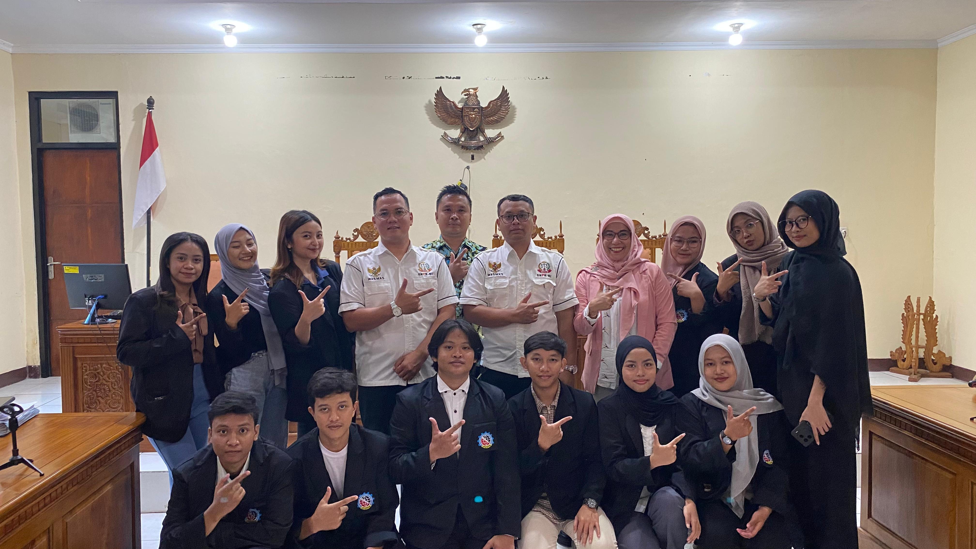 Kunjungan Edukasi Mahasiswa Universitas STEKOM ke Komisi Informasi Jateng: Tingkatkan Wawasan tentang Transparansi di Era Digital