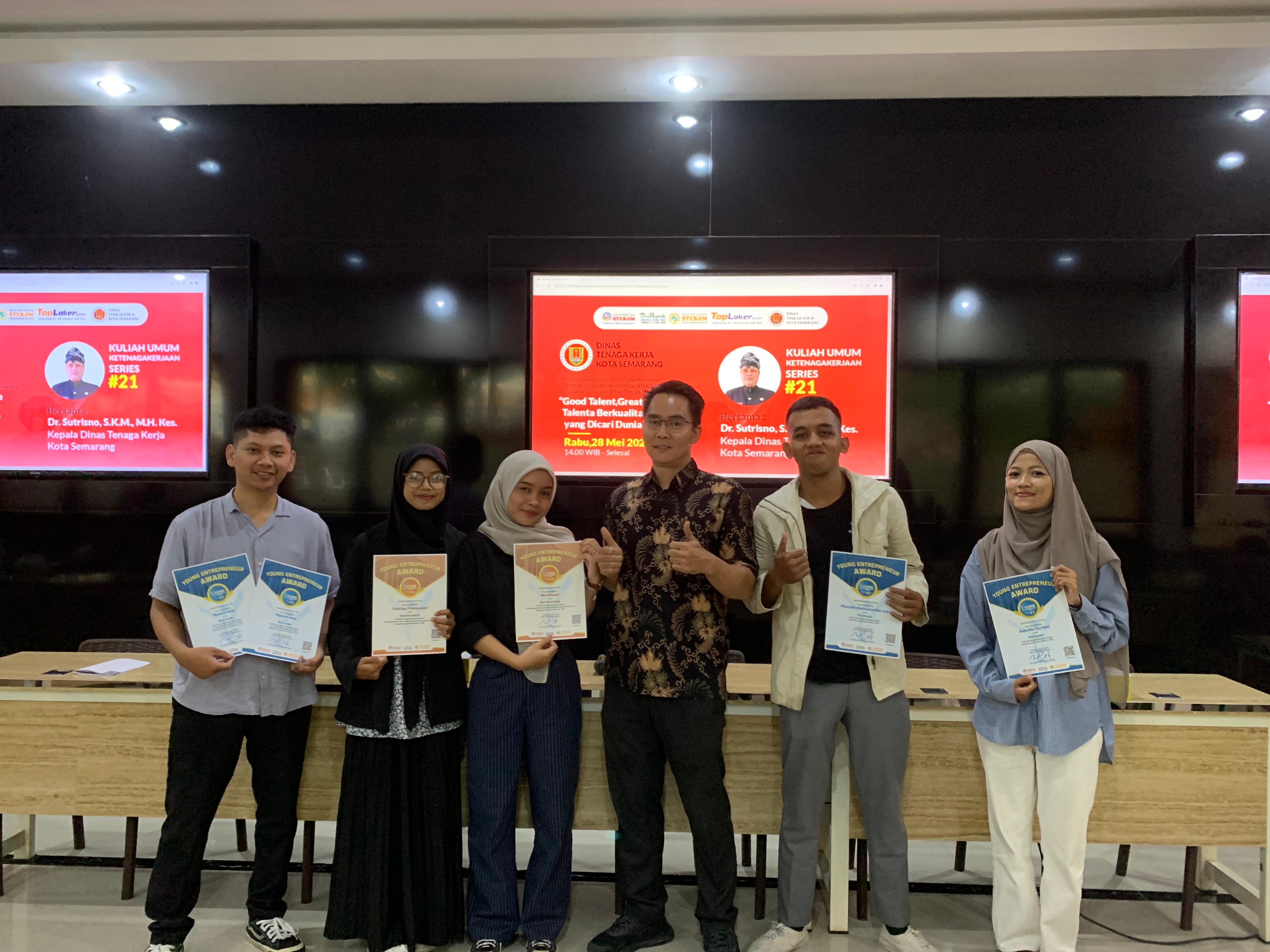 Mahasiswa STEKOM Raih Penghargaan Young Entrepreneur Award & Competition Seri #7 dan #8