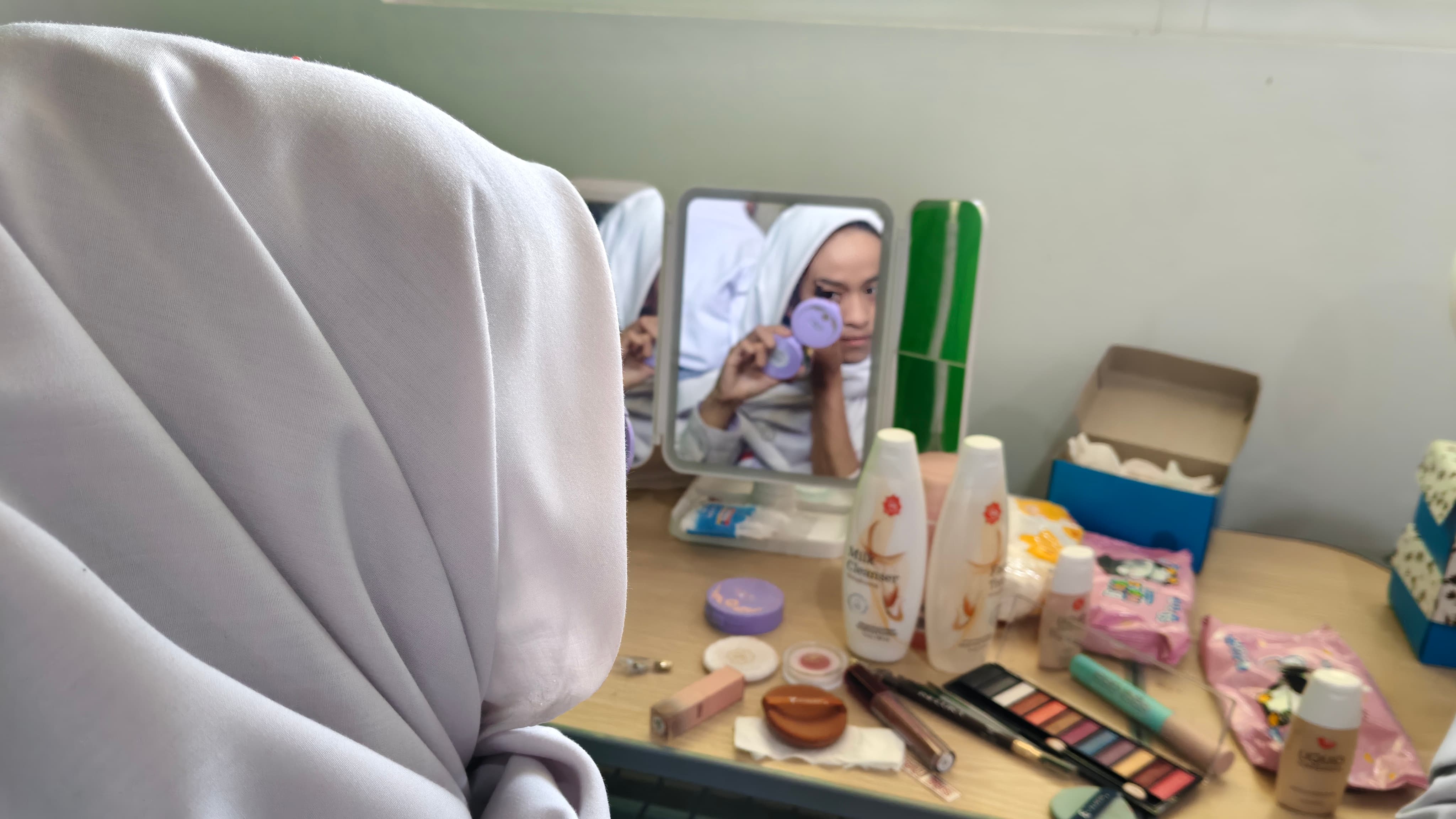 Pelatihan Make Up bagi Siswa Perempuan SLB Negeri Boyolali