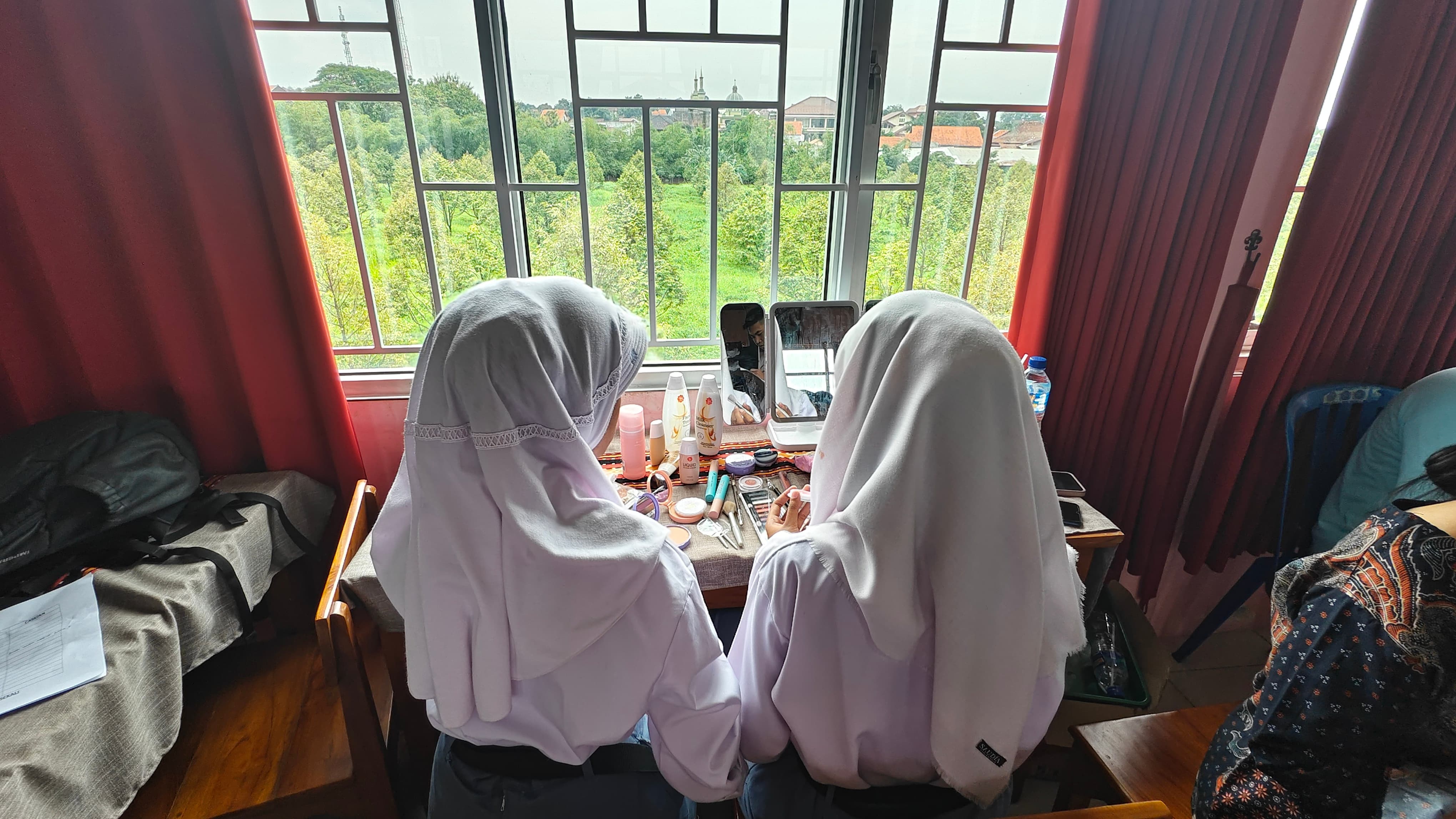 Pelatihan Make Up Tingkatkan Ekspresi Diri Siswa Perempuan SLB Negeri Jepara