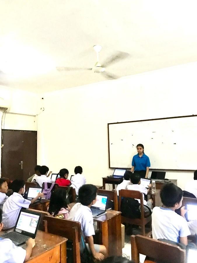 Penghargaan Mahasiswa dalam Inspiring Student Series ke-12 Universitas STEKOM dengan Naskah Karya “Antara Kerja atau Kuliah: Bersyukur Bisa Mendapatkan Keduanya”