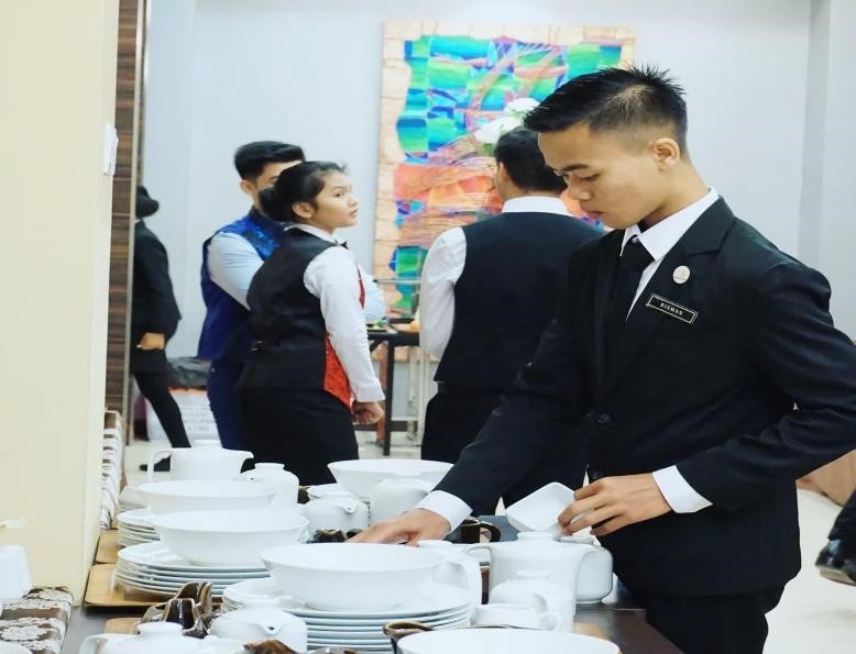 Penghargaan Mahasiswa dalam Inspiring Student Series ke-12 Universitas STEKOM dengan Naskah Karya "Meraih Ilmu, Mengukir Karya"