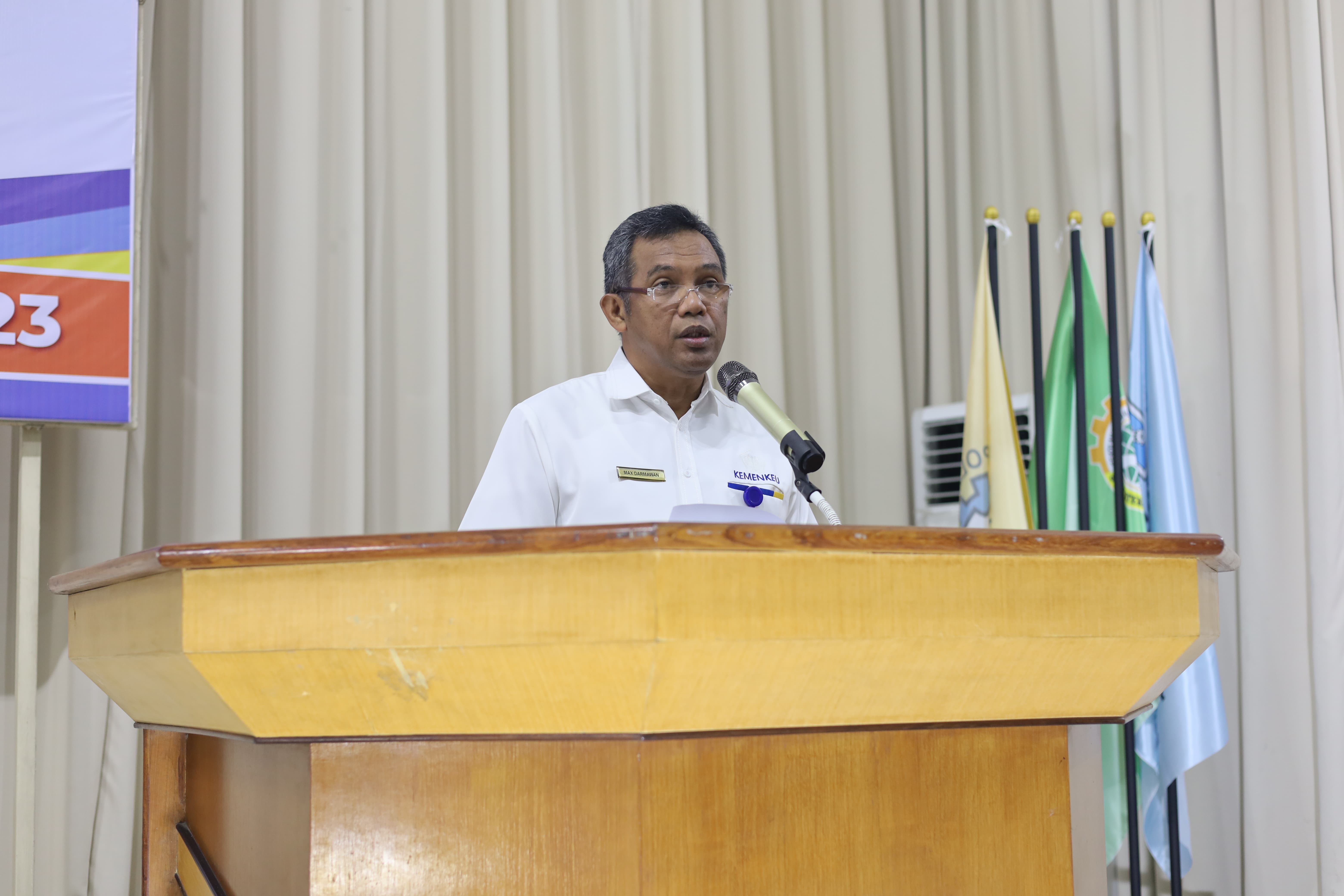 Pengukuhan Relawan Pajak dan Pembentukan Tax Center Perdana di Universitas STEKOM