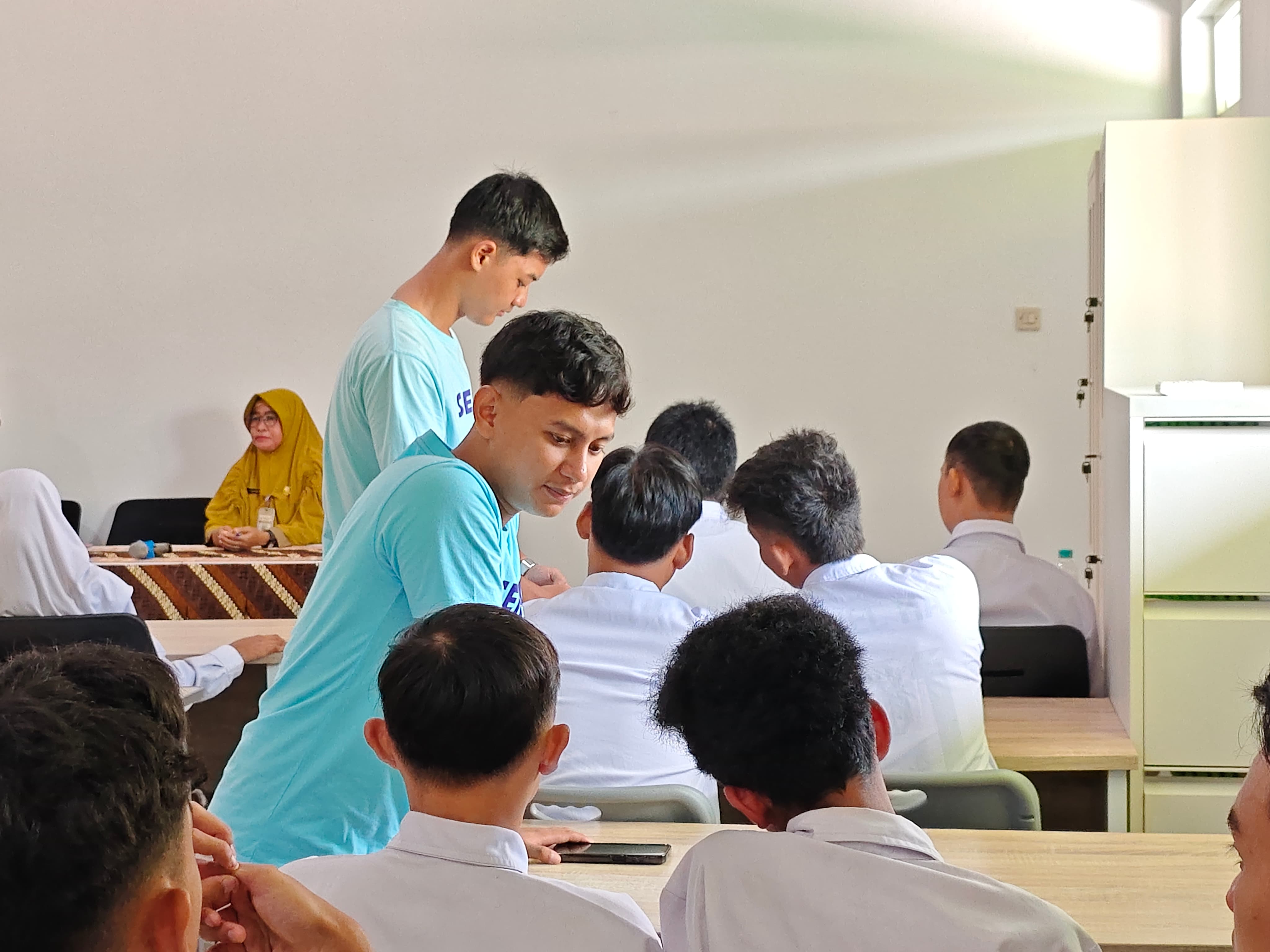 Program Kakak Asuh Universitas Stekom di SLB Negeri Boyolali Pendampingan dan Seleksi Siswa Siap Kerja