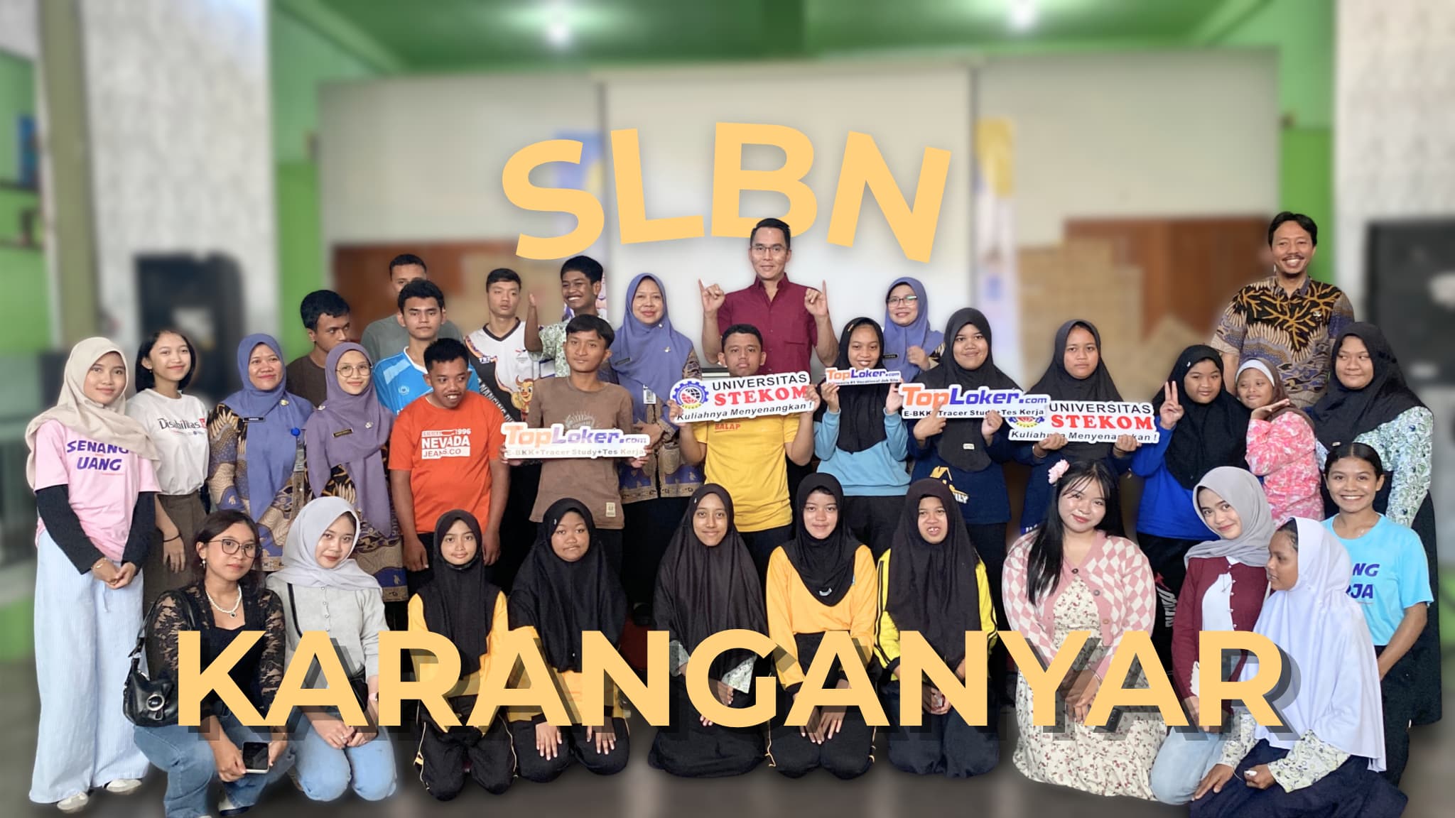 Safira Oktaviana Mawardani dari SMKN H Moenadi Ungaran Ikuti Sosialisasi Kebekerjaan di SLB Negeri Karanganyar