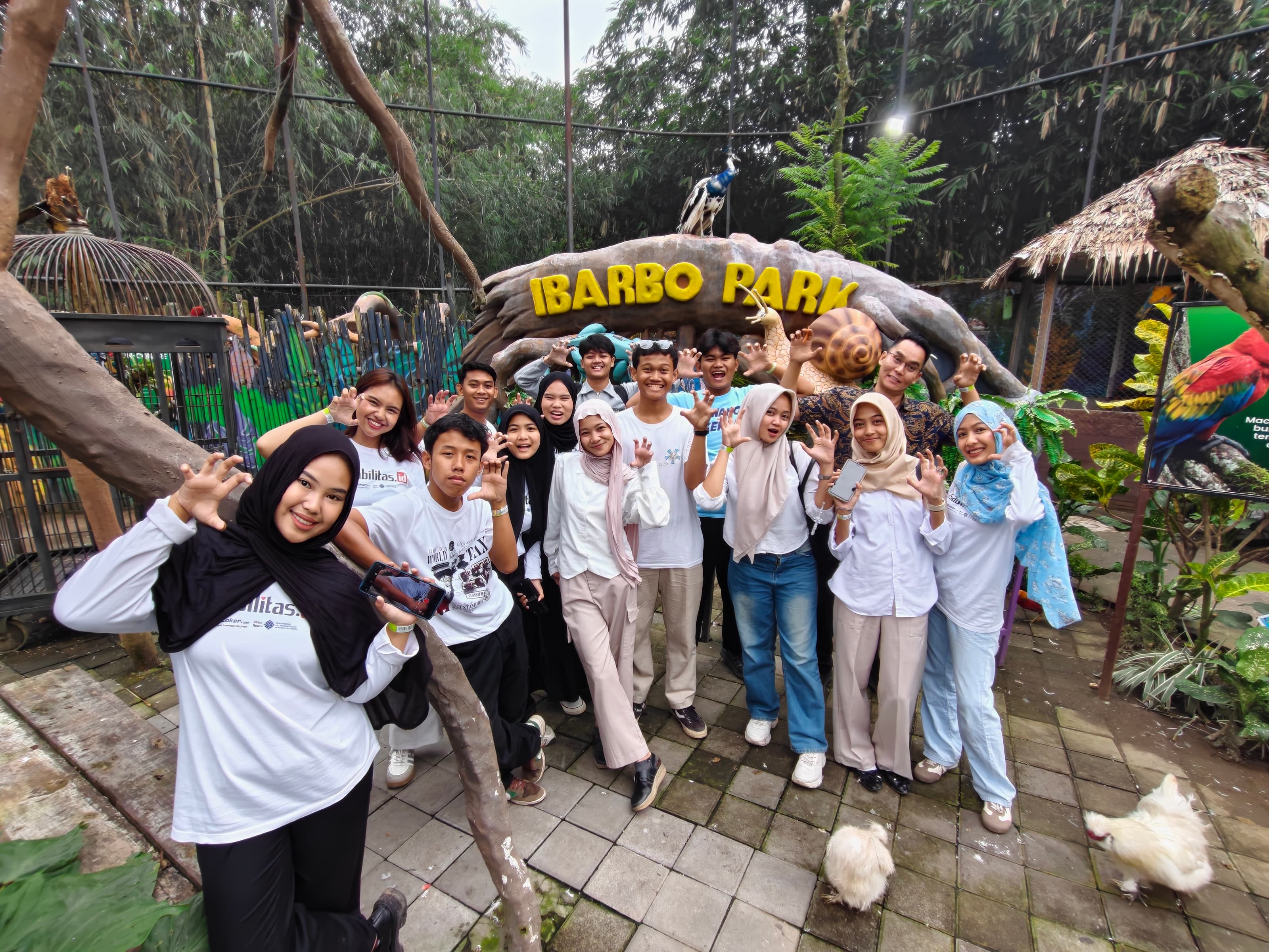 Siswa dari SMK Ma'arif Salam, Mia Aulia Ikuti Sosialisasi Strategi Kebekerjaan untuk Siswa Berkebutuhan Khusus di SLB Negeri Kota Magelang bersama Universitas STEKOM