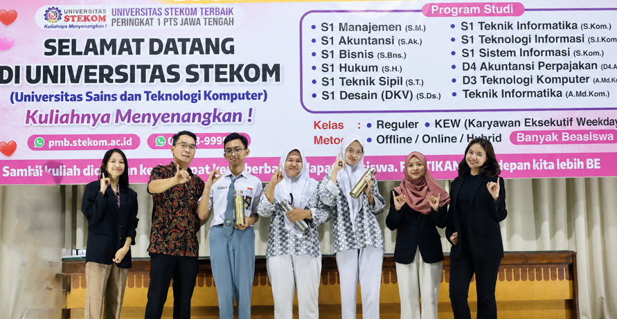 Siswa Siswi Terbaik Kelas Bahasa Isyarat Raih Penghargaan Dalam Pelatihan Kompetensi Di Universitas STEKOM