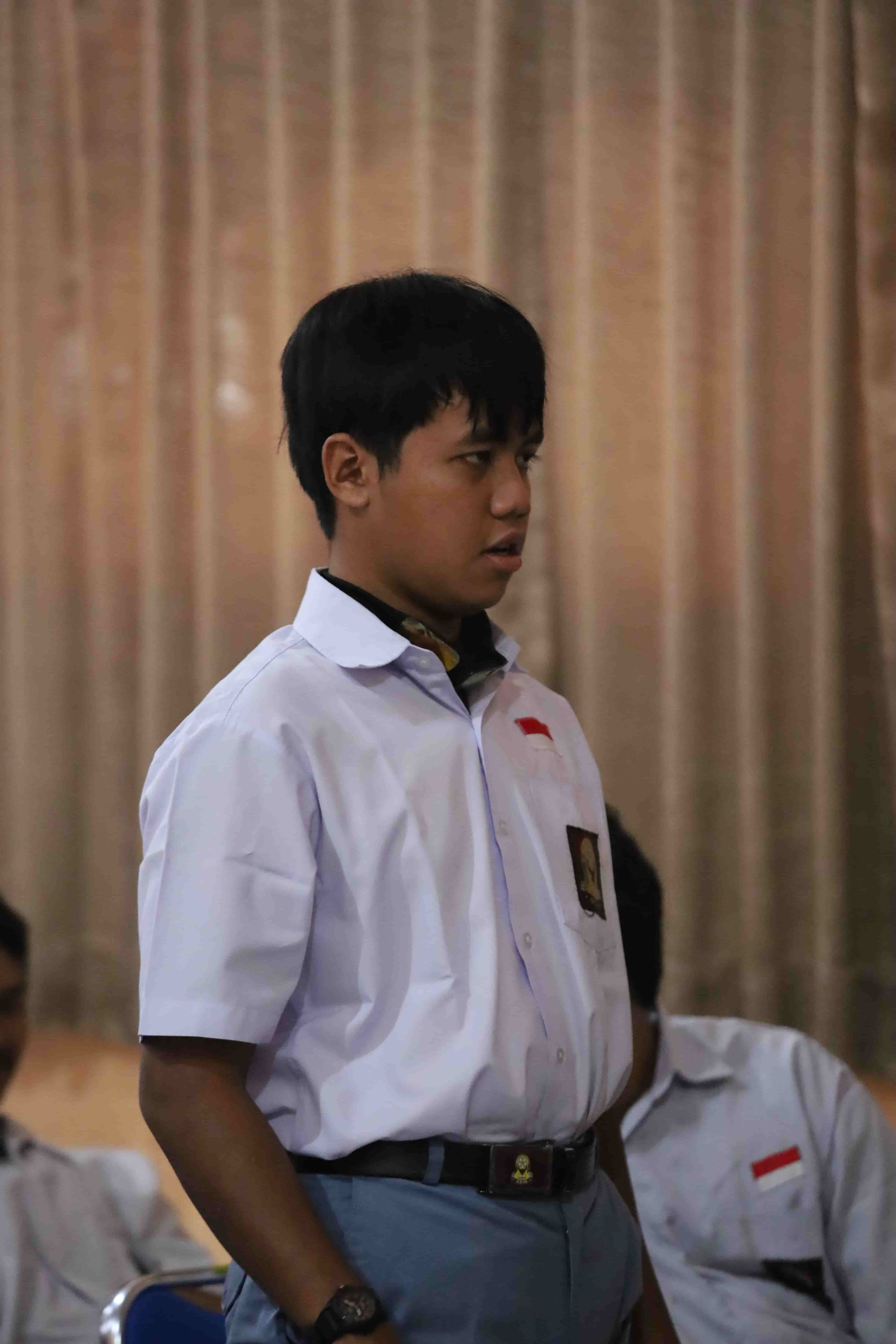 Universitas STEKOM Bangun Keakraban Kakak Asuh dan Adik Asuh di SLB Negeri Semarang