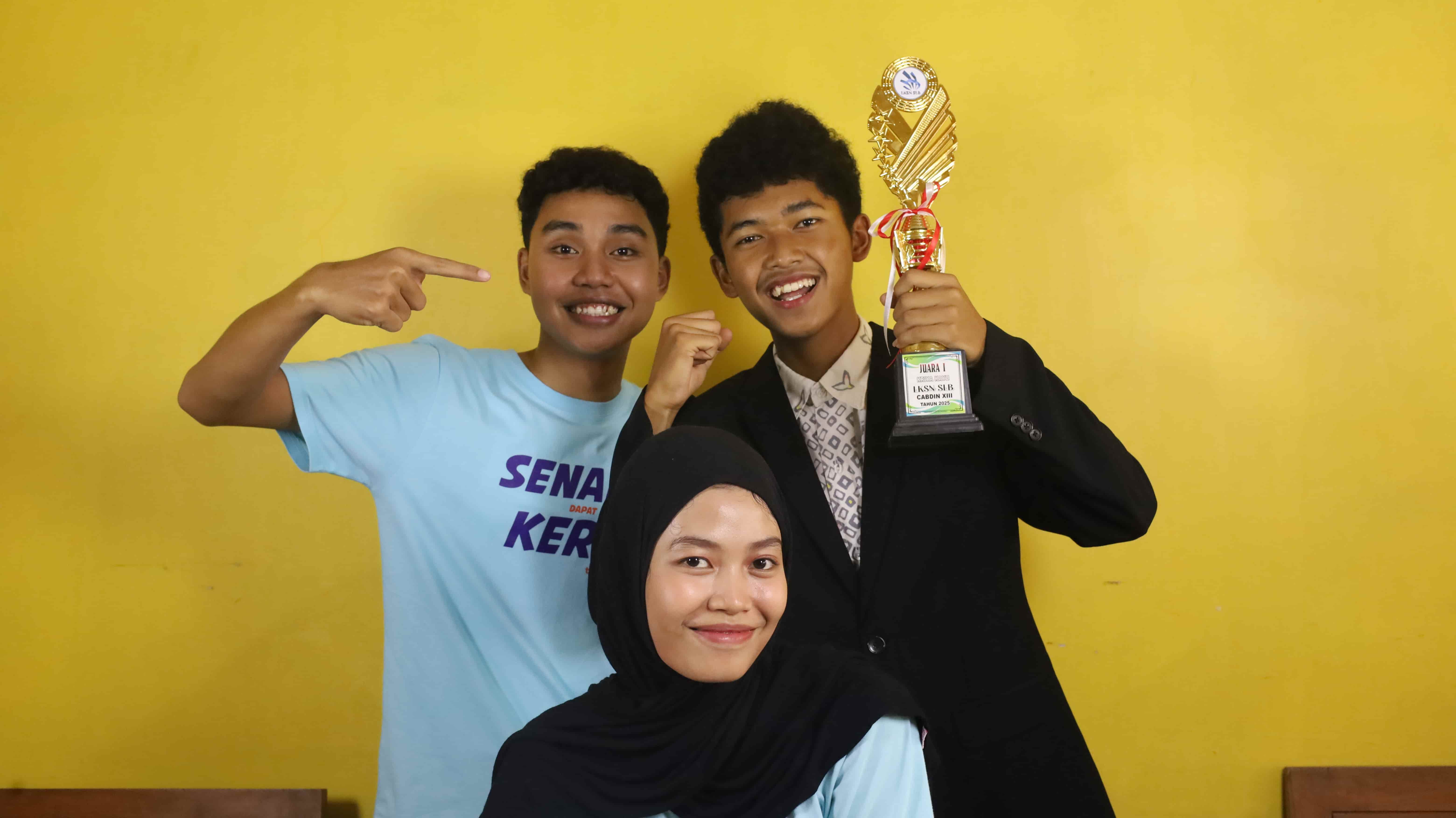Universitas Stekom Bantu Tiga Siswa SLB Negeri Batang Membuat Video CV sebagai Persiapan Siap Kerja
