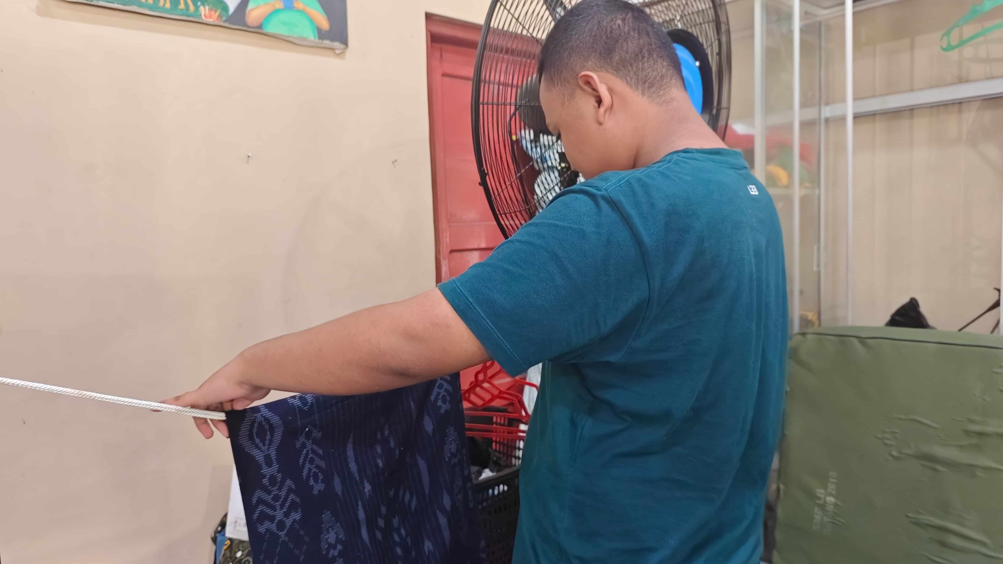Universitas Stekom Berikan Pelatihan Laundry kepada Siswa SLB Negeri Batang untuk Perkuat Kemandirian