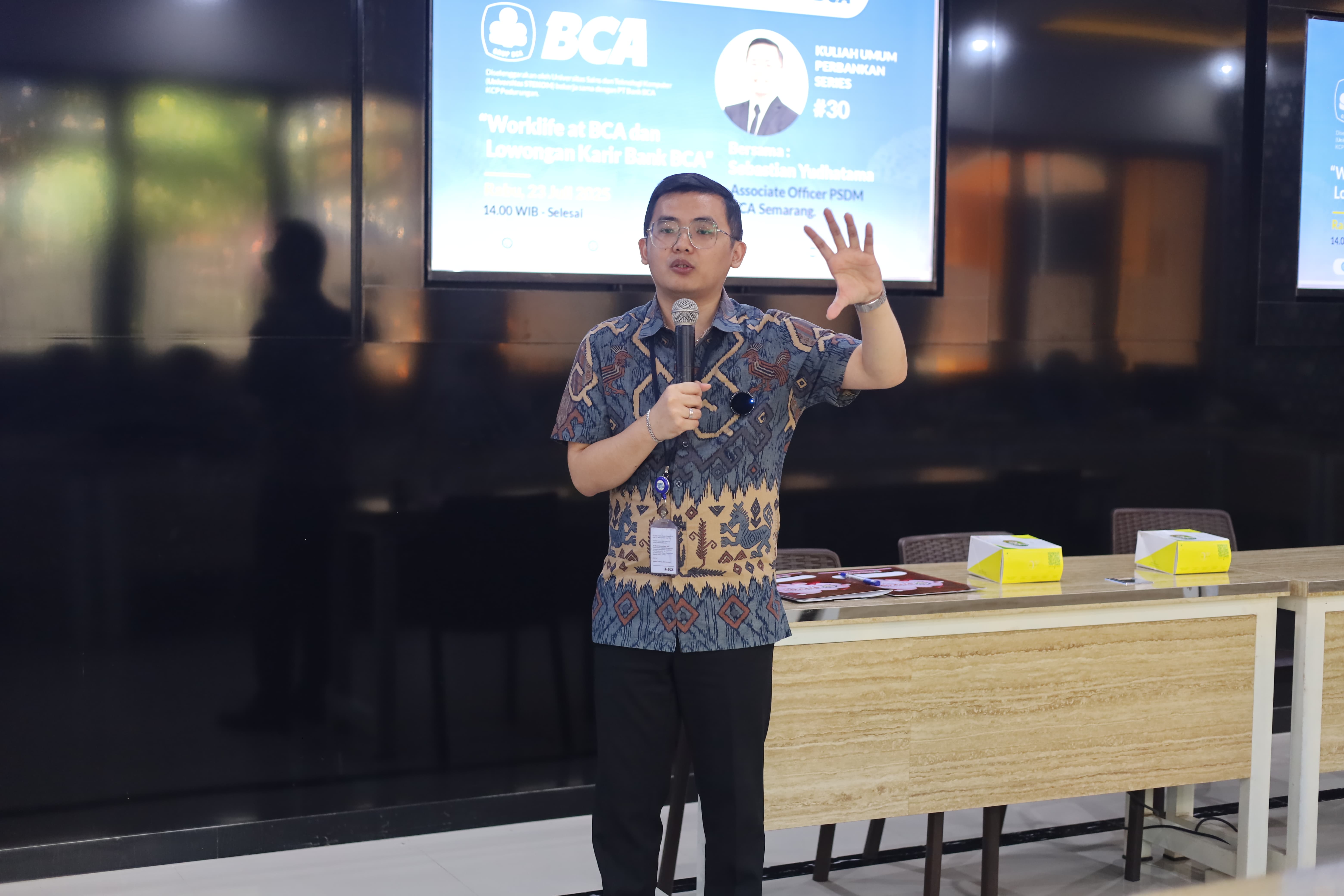 Universitas STEKOM dan BCA Perkuat Kolaborasi Melalui Penandatanganan Implementation Arrangement Kuliah Umum Perbankan