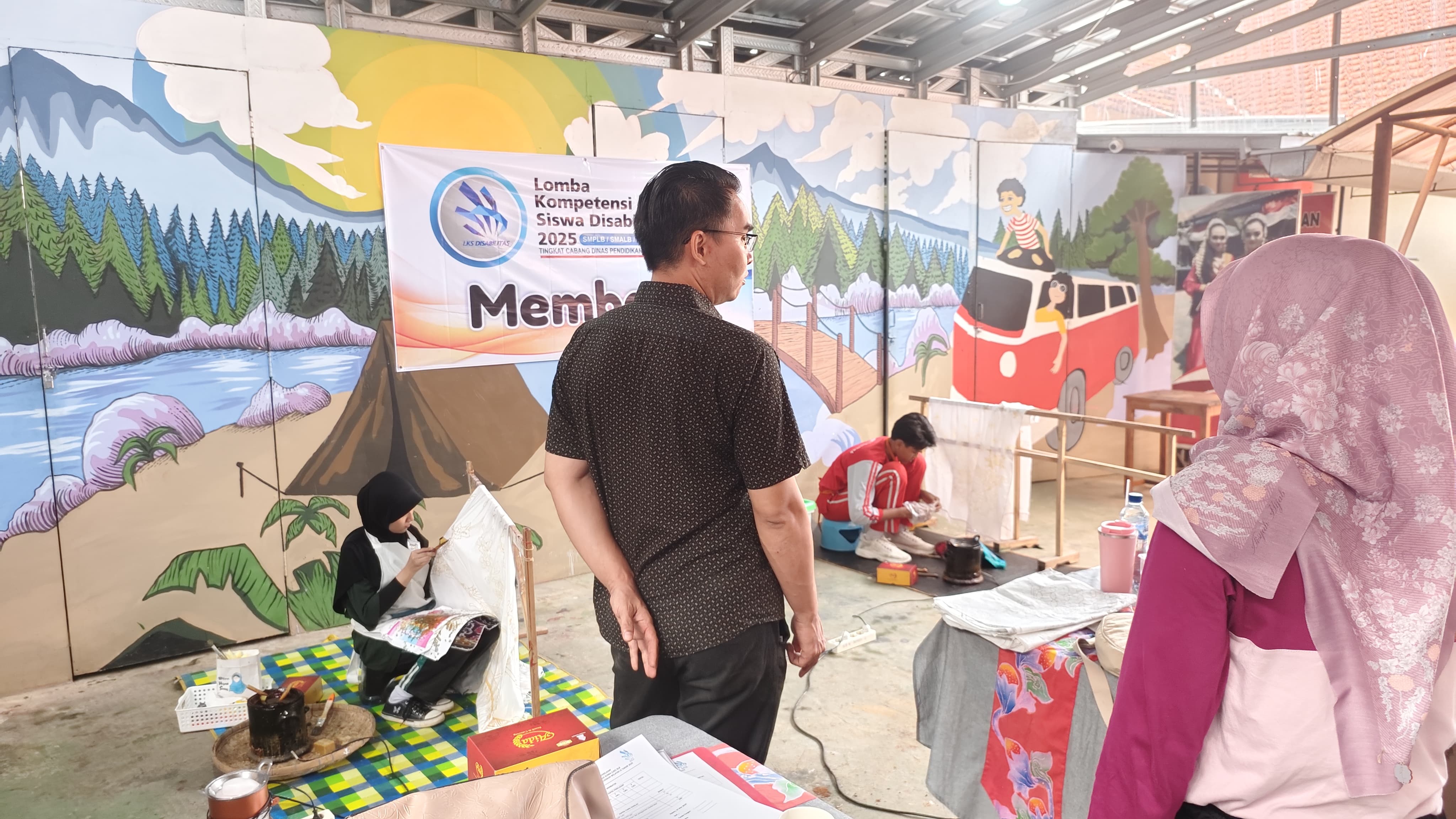 Universitas STEKOM Dukung Pendidikan Inklusif, Hadiri Kegiatan LKSN dan O2SN SLB di Jepara
