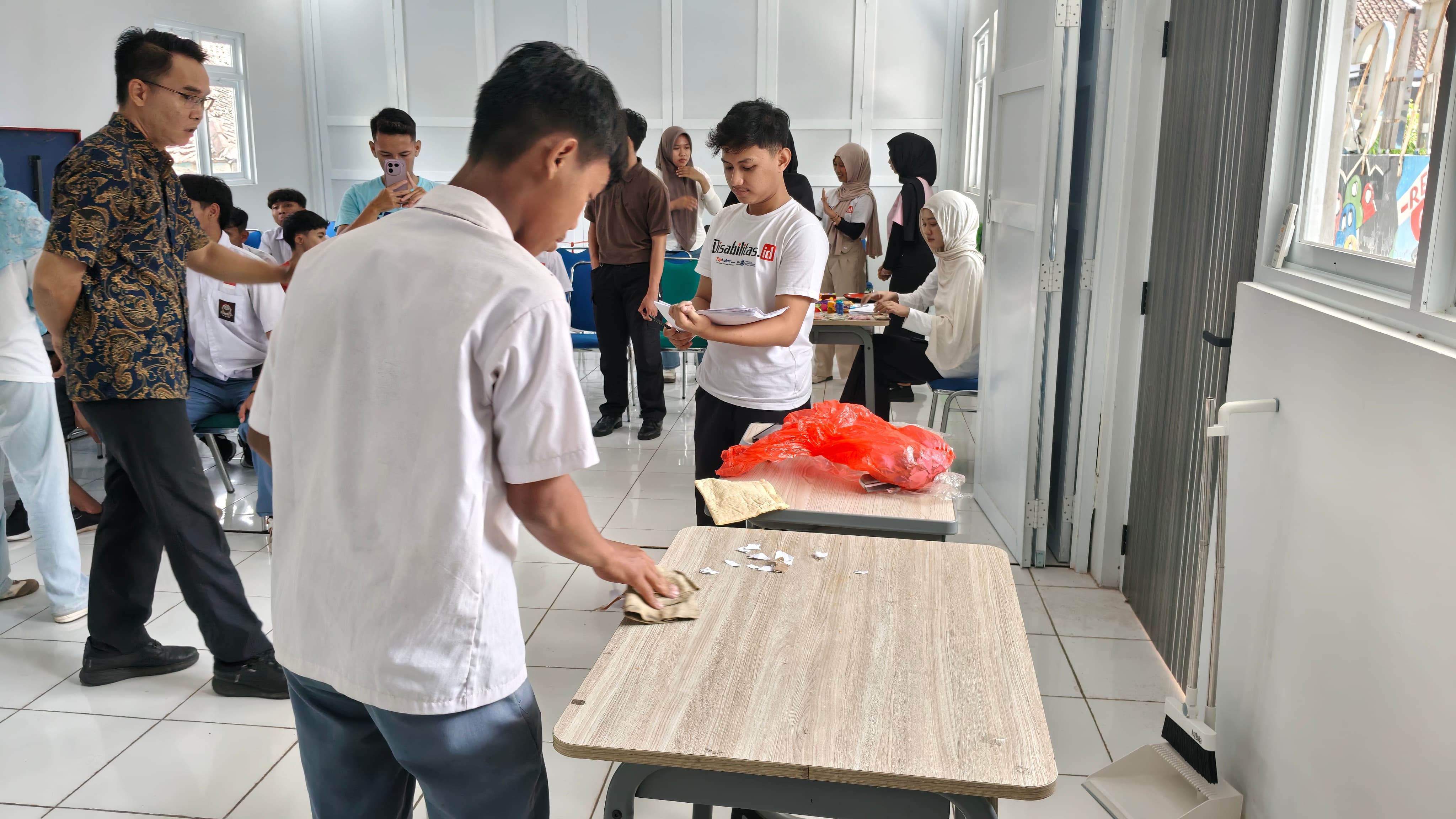 Universitas Stekom Gelar Assessment Kebekerjaan bagi Siswa Disabilitas di SLB Negeri Salatiga