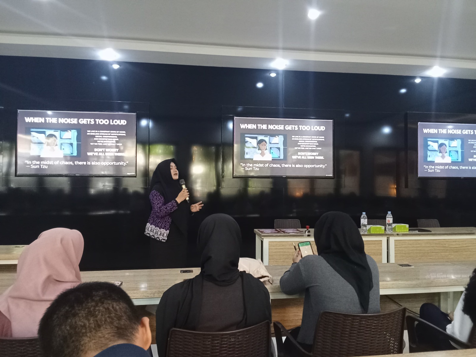 Universitas STEKOM Gelar Kuliah Umum Psikologi: "Mental Health Awareness, Menjadi Mahasiswa Tangguh di Era Digital"