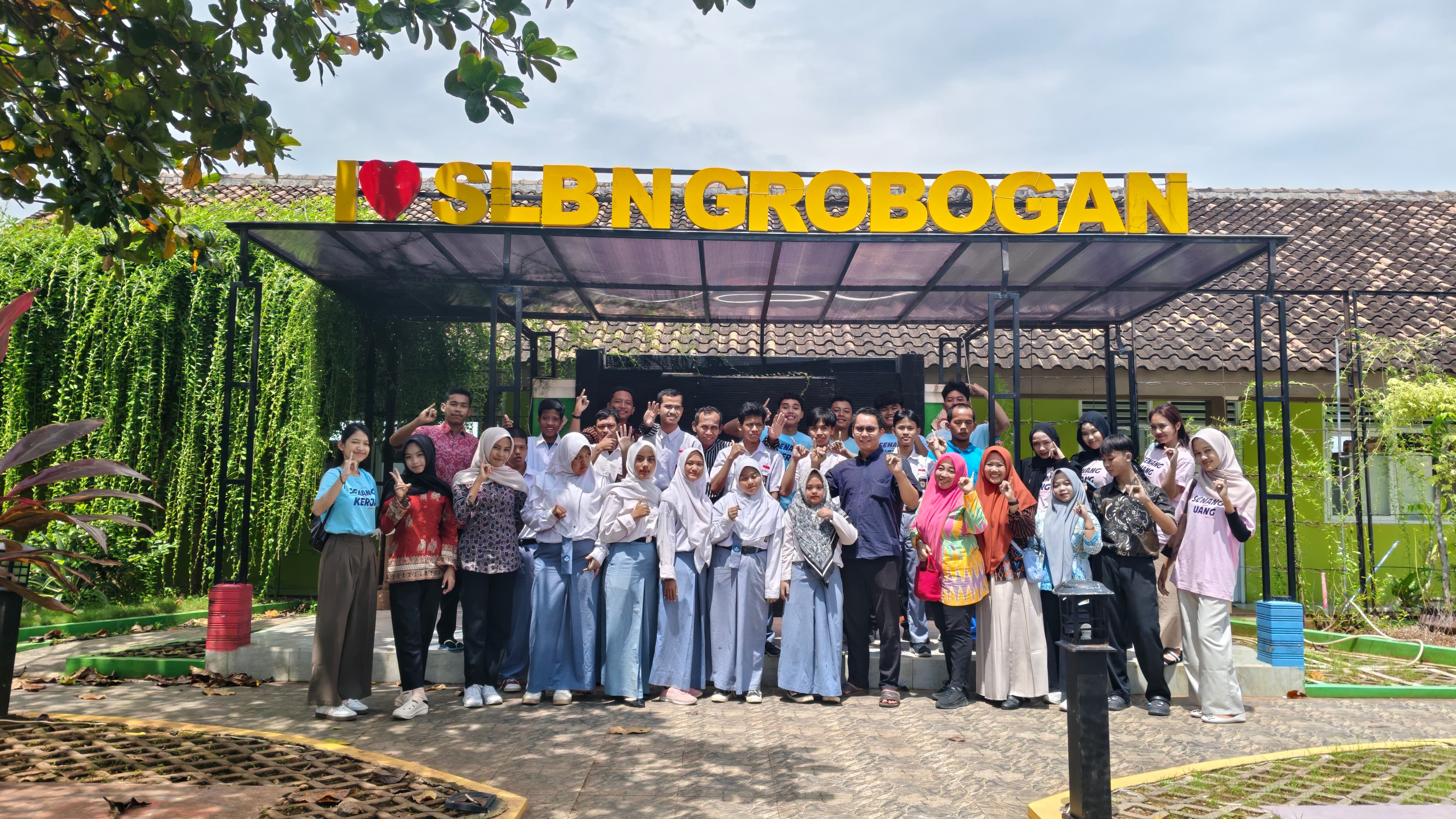 Universitas Stekom Gelar Tes Kecakapan Berjenjang bagi Siswa SLB Negeri Grobogan