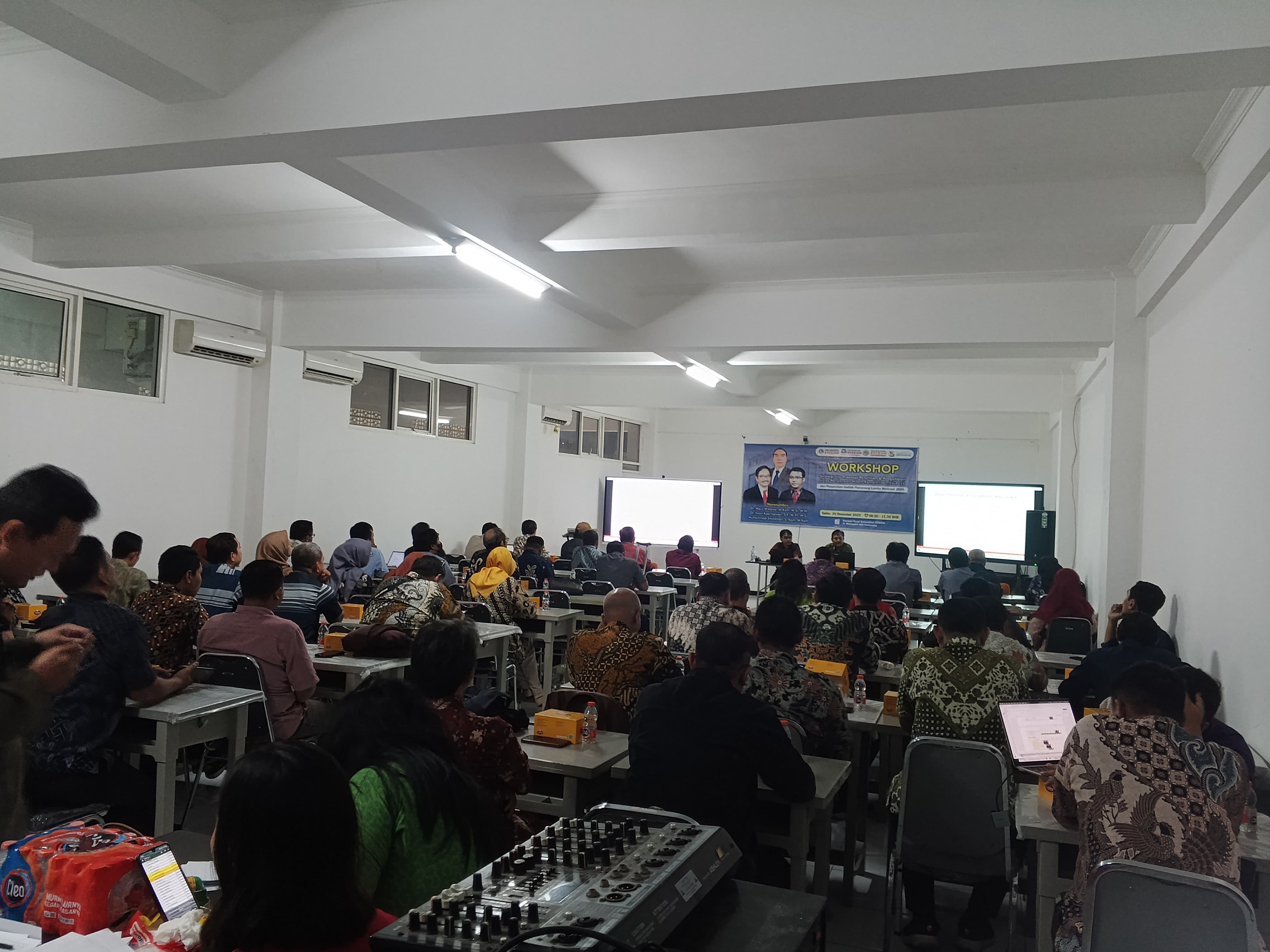 Universitas STEKOM Selenggarakan Workshop Strategi Jitu Proposal Penelitian dan Pengabdian Lolos Hibah Kemendiktisaintek 2026