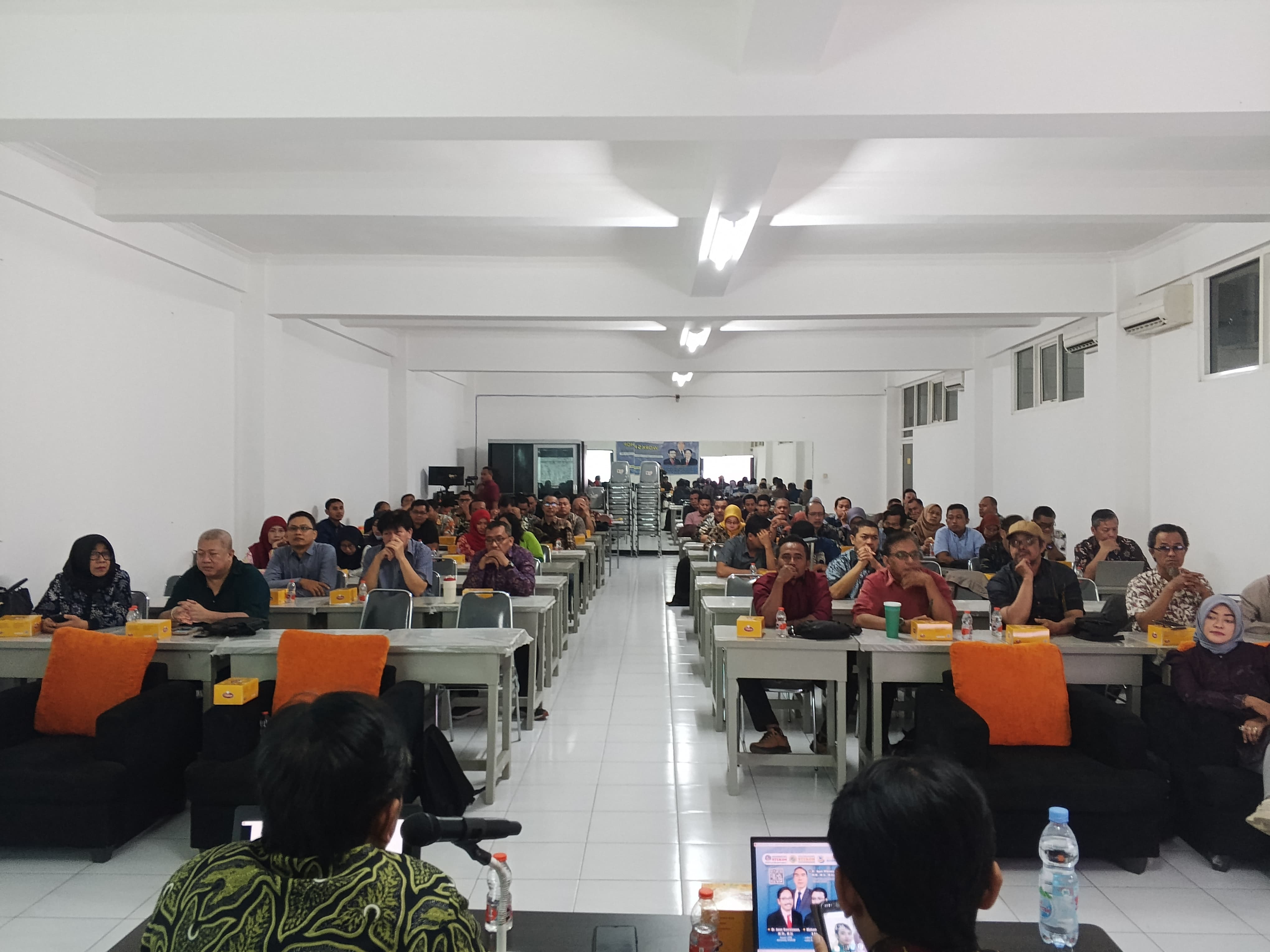 Universitas STEKOM Selenggarakan Workshop Strategi Jitu Proposal Penelitian dan Pengabdian Lolos Hibah Kemendiktisaintek 2026